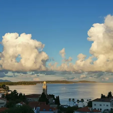 About The Sea - Riviera House Near The Center Of Hvar *