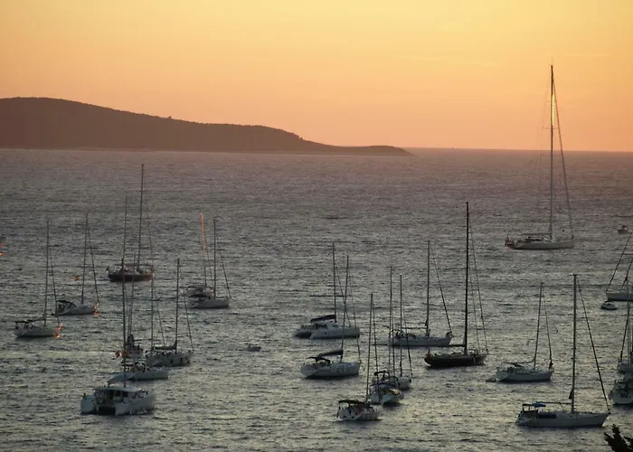 About The Sea - Riviera House Near The Center Of Hvar 4* 흐바르