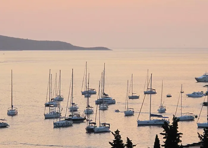 Pensionat About The Sea - Riviera House Near The Center Of Hvar