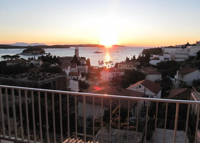About The Sea - Riviera House Near The Center Of Hvar 4*