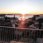 About The Sea - Riviera House Near The Center Of Hvar 4*