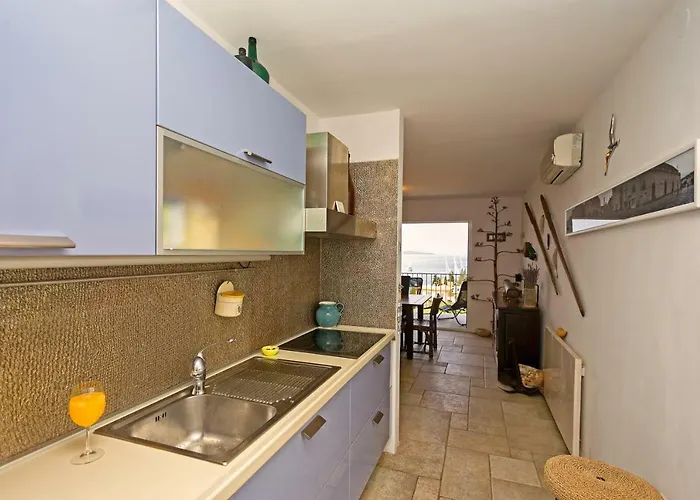 About The Sea - Riviera House Near The Center Of Hvar