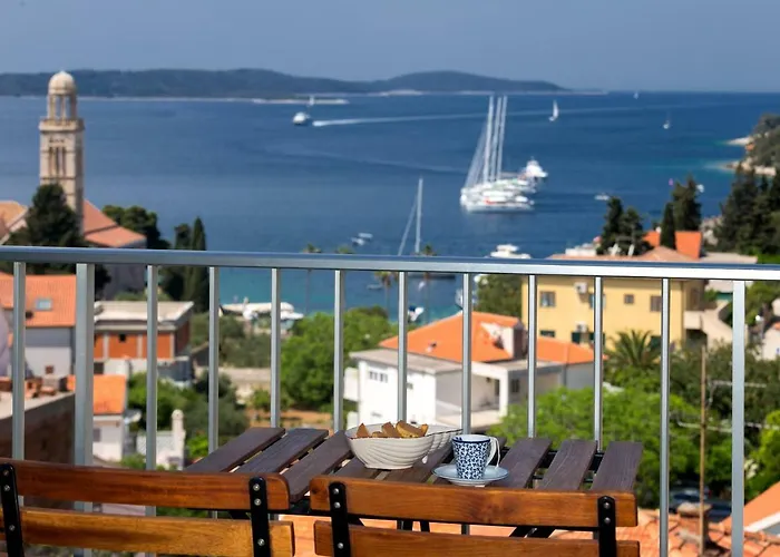 About The Sea - Riviera House Near The Center Of Hvar 4*
